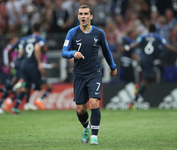 他们通过高 他们通过高