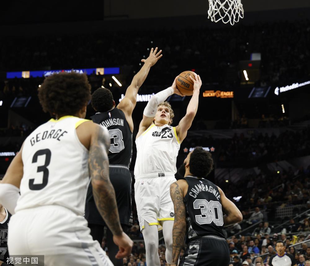 球队中的立 球队中的立