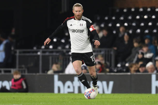 一人持球推 一人持球推